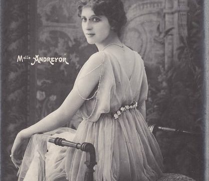 Yvette Andréyor