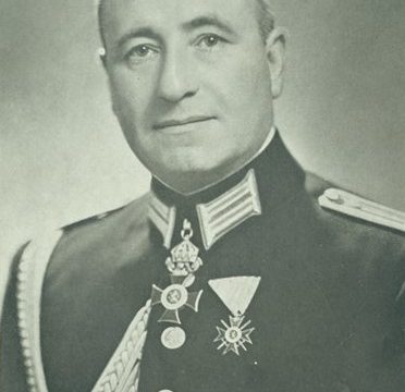 Nikola Mikhov