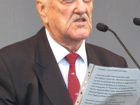 Bernard Cribbins
