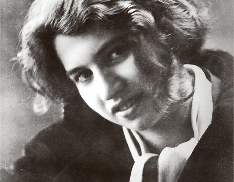 Dora Diamantová