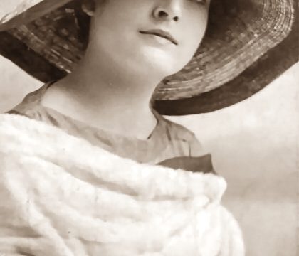 Flore Revalles