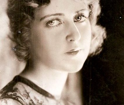 Gloria Grey