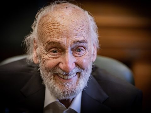 Héctor Alterio