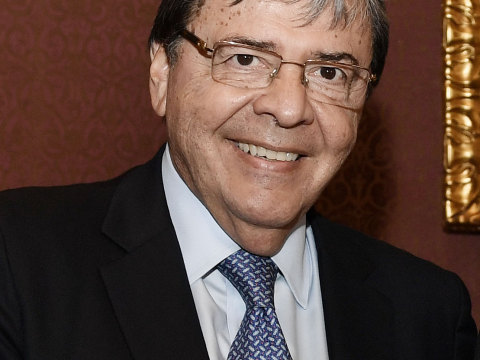 Carlos Holmes Trujillo