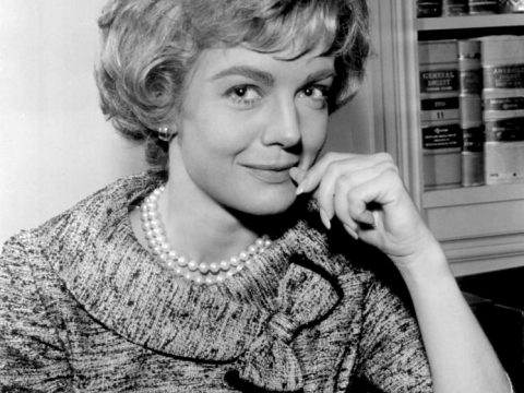 Joanna Barnes