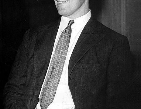 Leslie Compton