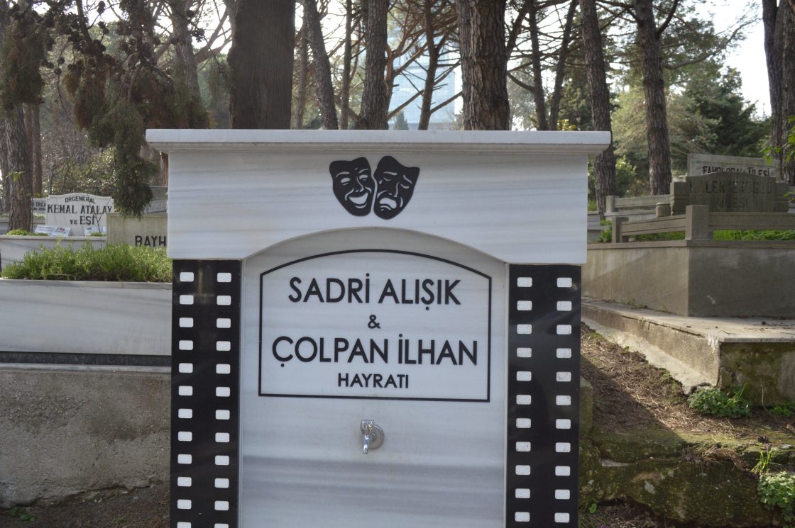 Sadri Alışık