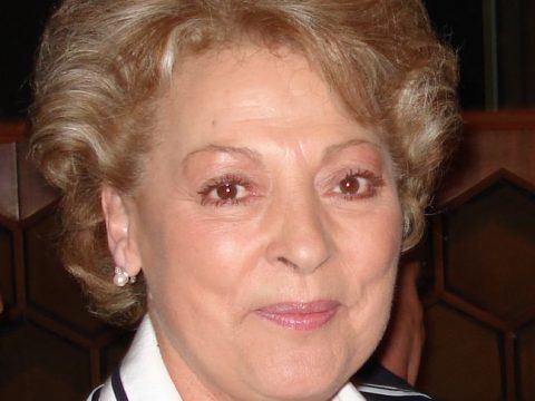 Nelly Olin