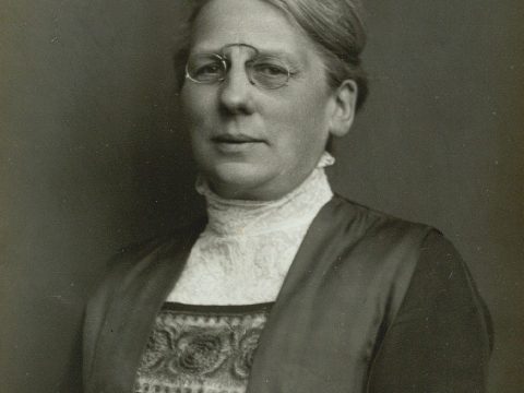 Nina Bang