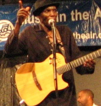Oliver Mtukudzi