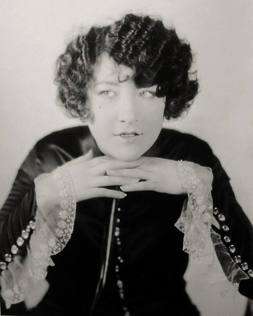 Yola d’Avril
